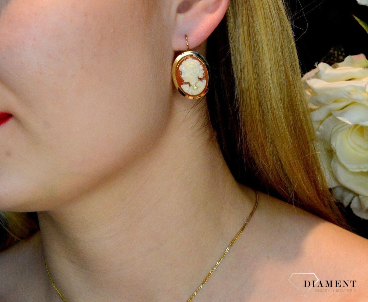 Złote kolczyki 585 Pani Walewska wiszące z koralem KL 7982D.jpg